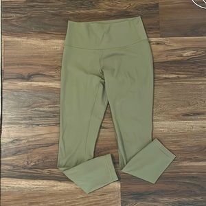 Lululemon wunder train crop pant
